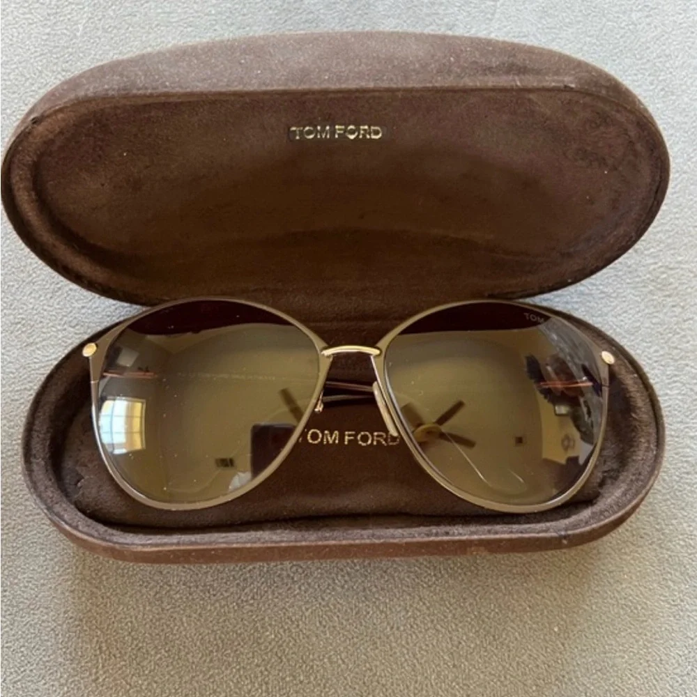 Tom Ford Penelope Sunglasses in Luxe Brown - trending color! 🤎🐻🤎